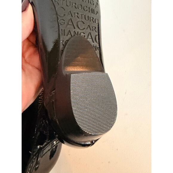 Arturo Chiang black patent leather moccasin flats - Picture 6 of 8